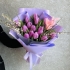Букет из сиреневых тюльпанов
