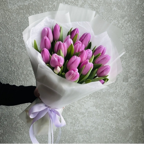 Букет с нежными тюльпанами