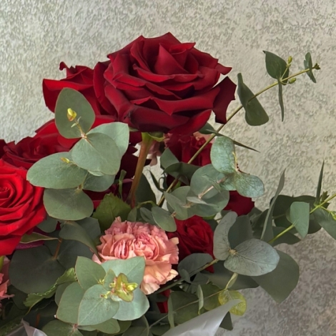 Коробка с красными французскими розами №3