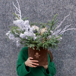 Композиция №15 из нобилиса в бархатной шляпной коробке