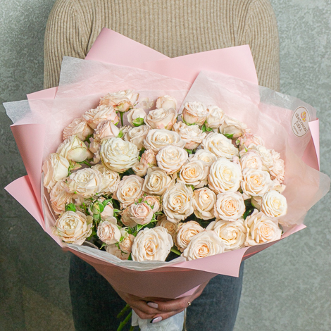 Монобукет из кустовых роз сорта Бомбастик