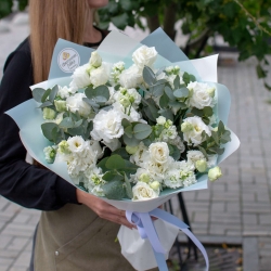 Букет из маттиолы и эустомы, (Размер M)