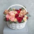 Корзина Шейла с розами Кахала и орхидеями