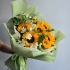 Букет с подсолнухами, малиной и альстромерией Букет с подсолнухами, малиной и альстромерией