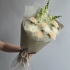 Нежный букет с диантусами и хризантемой Нежный букет с диантусами и хризантемой