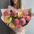 Сезонный букет с георгинами и пионовидной розой