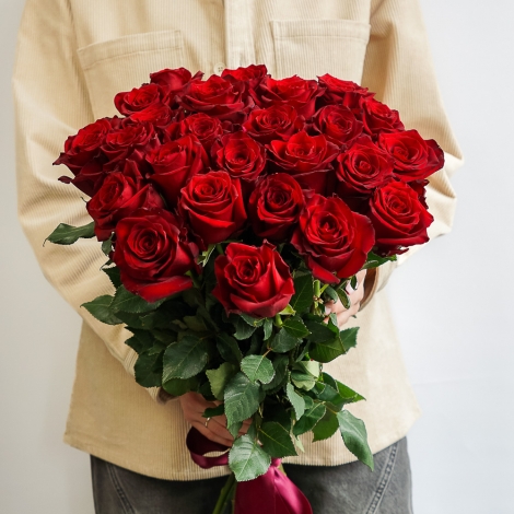 Букет из 25  красных роз
