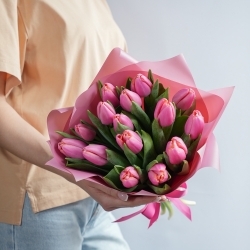 Букет из 15 розовых тюльпанов
