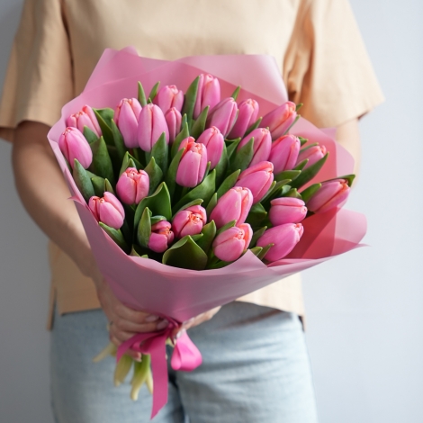 Букет из 25 розовых тюльпанов