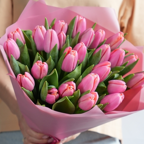 Букет из 25 розовых тюльпанов