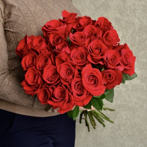 Букет из 25  красных роз, 70 см.