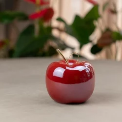 Сувенир красное яблоко