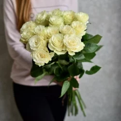 Букет из 15 белых роз Мондиаль